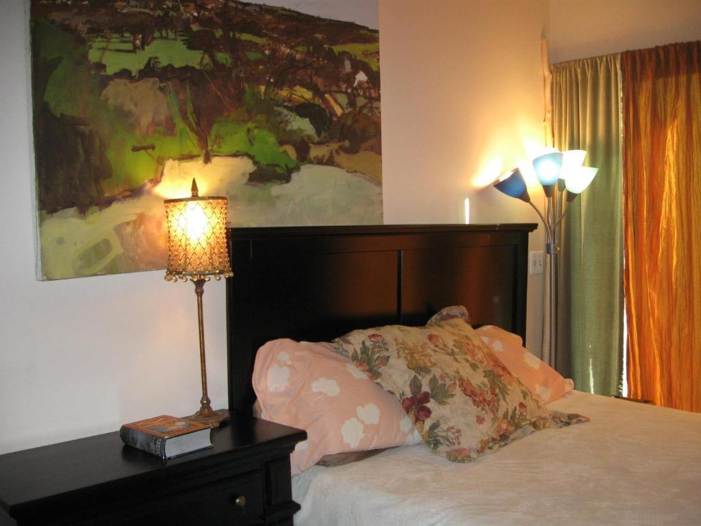 Mystic Portal 420 Guesthouse Colorado Springs Room photo