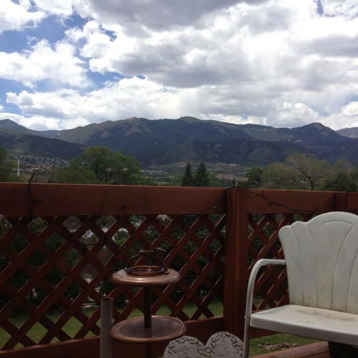 Mystic Portal 420 Guesthouse Colorado Springs Exterior photo